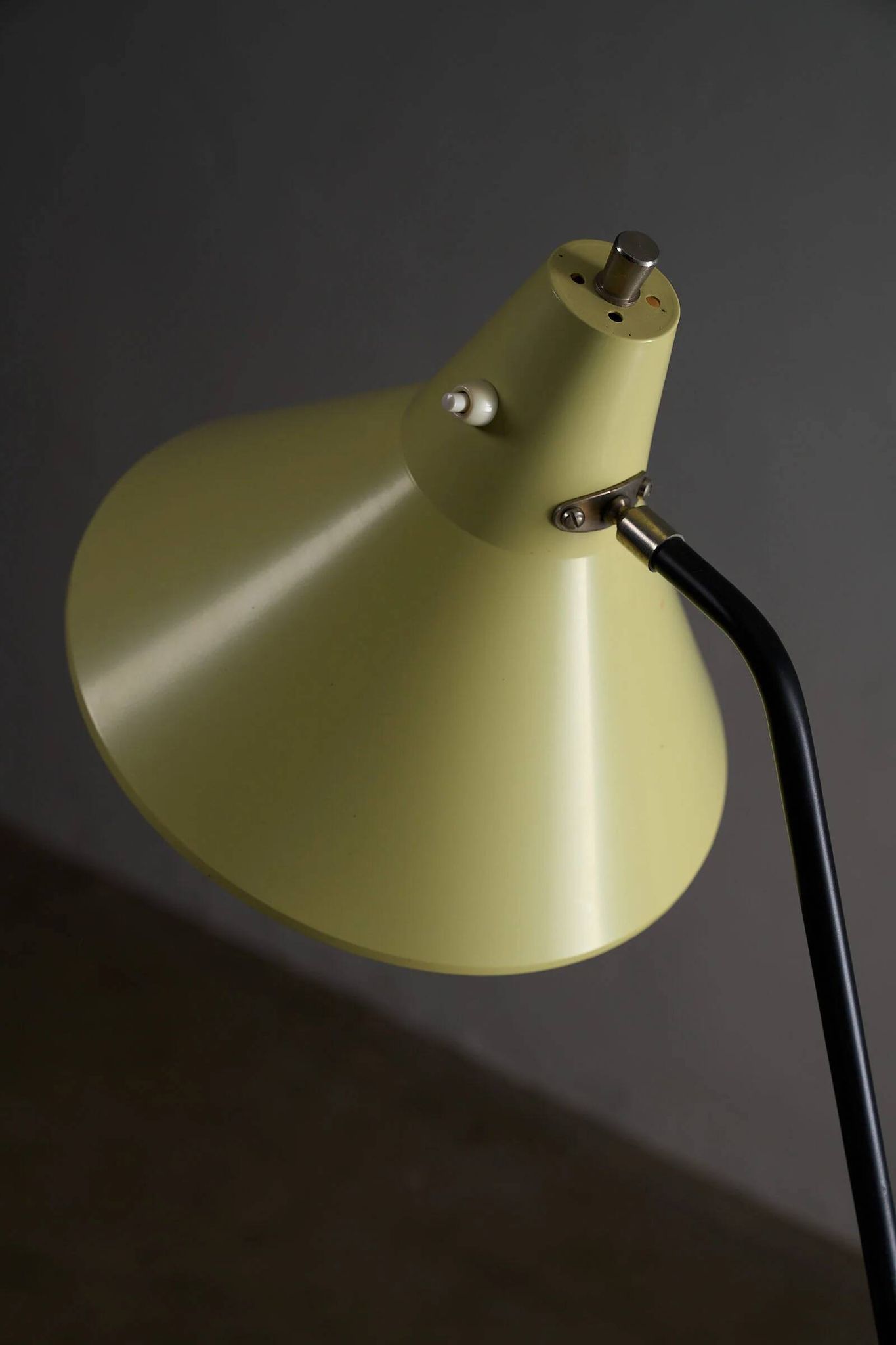 Grasshopper tripod floor lamp by Willem van Doorn