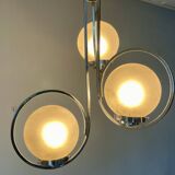Lampe art déco en argent avec trois abat-jours en forme de sphère