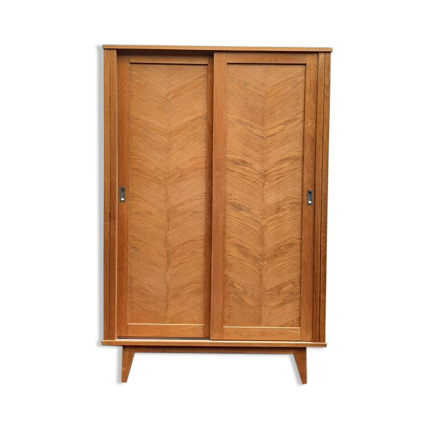 Compass foot cabinet