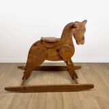 Grand cheval à bascule ancien en pin