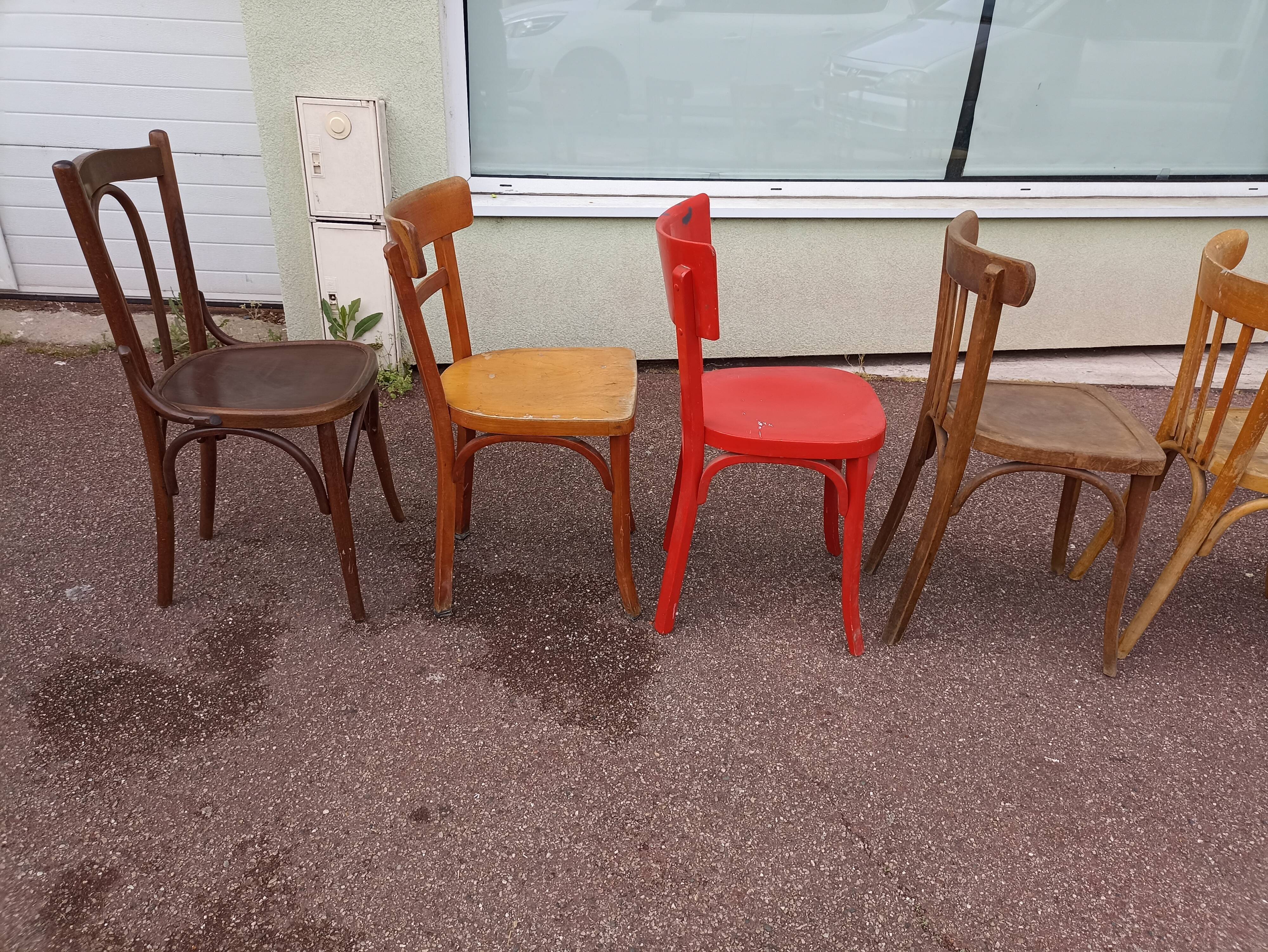 Set of 8 mismatched wooden bistro chairs - vintage