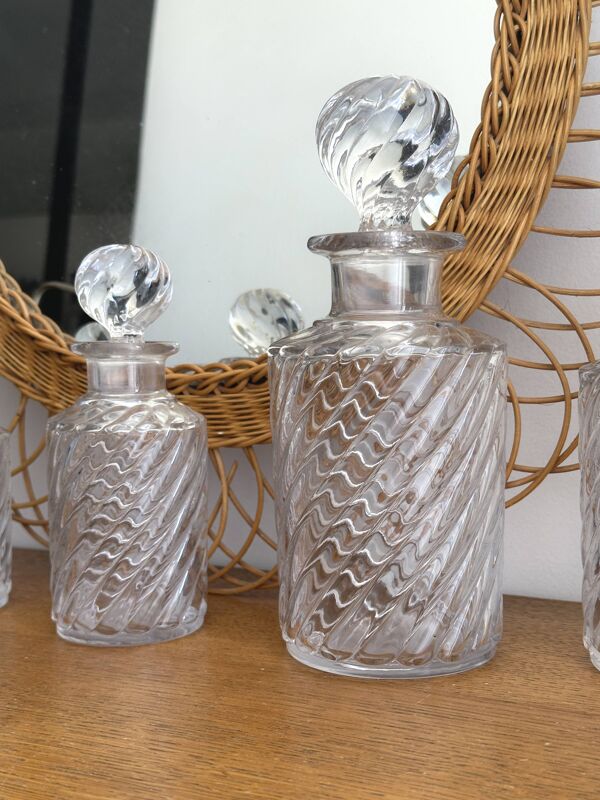 Cristal de Baccarat - important nécessaire de toilette Bambou Tors