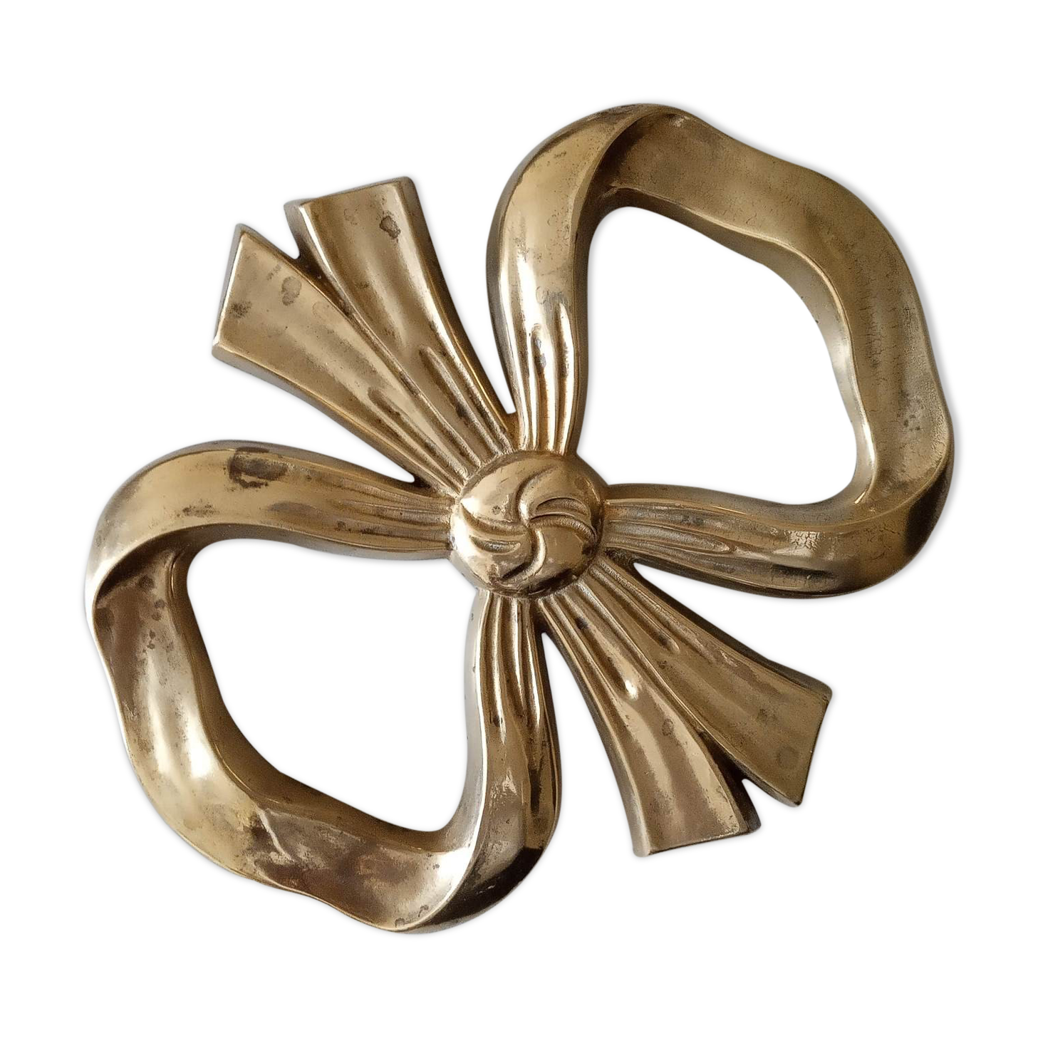 Flat silver knot utable mat