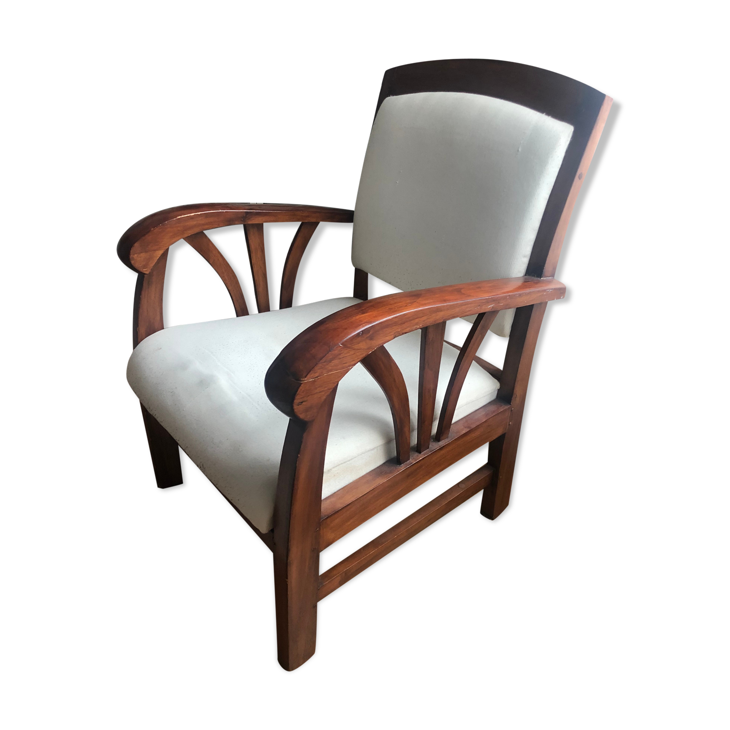Colonial-style armchairs