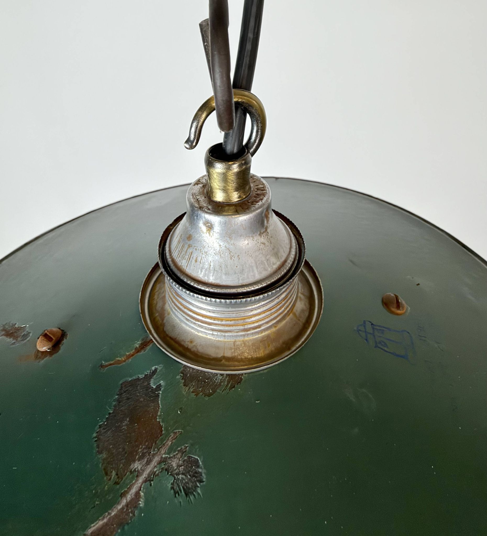 Lumière émaillée verte industrielle, années 1950