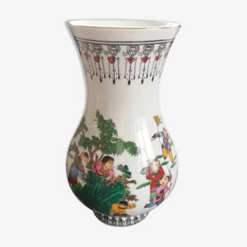 Vase de Chine polychrome