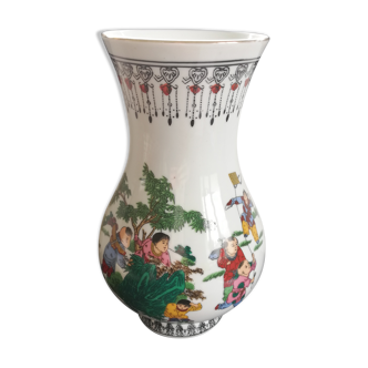 Polychrome Chinese vase