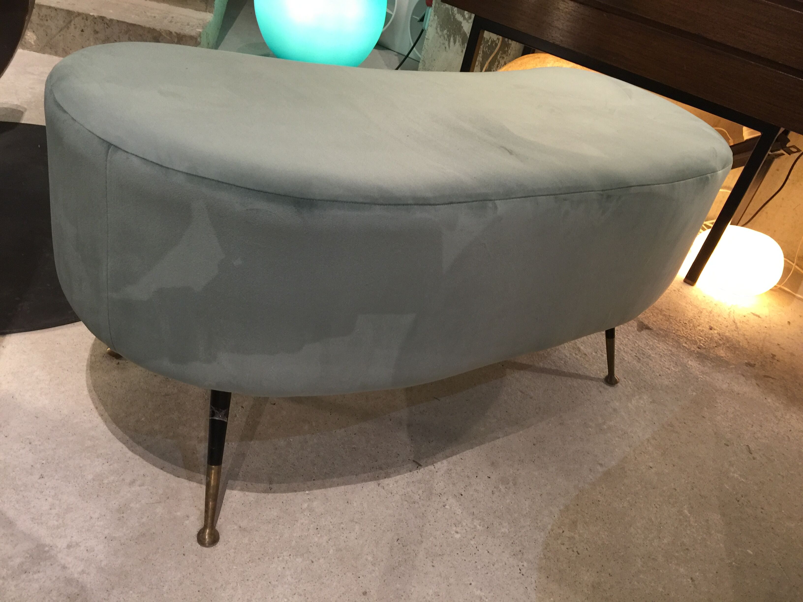 Bench in Velvet bean