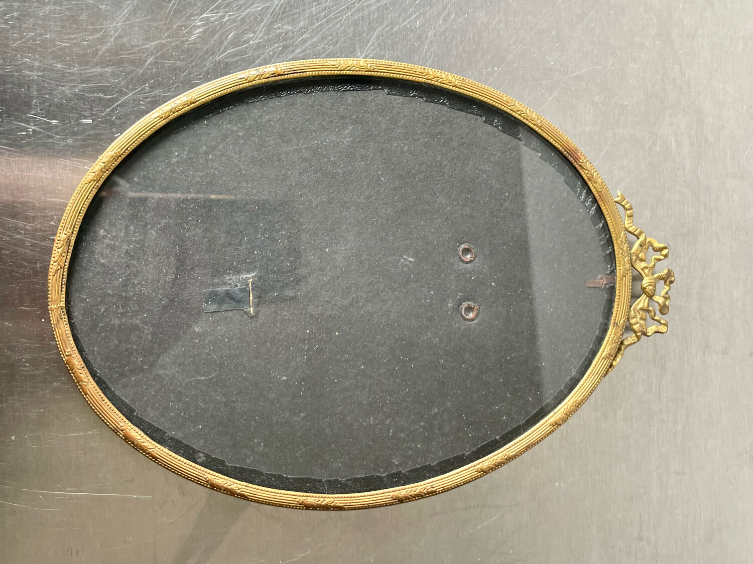 Antique metal gold colored oval picture frame brass 21.5 cm x 15.5 cm