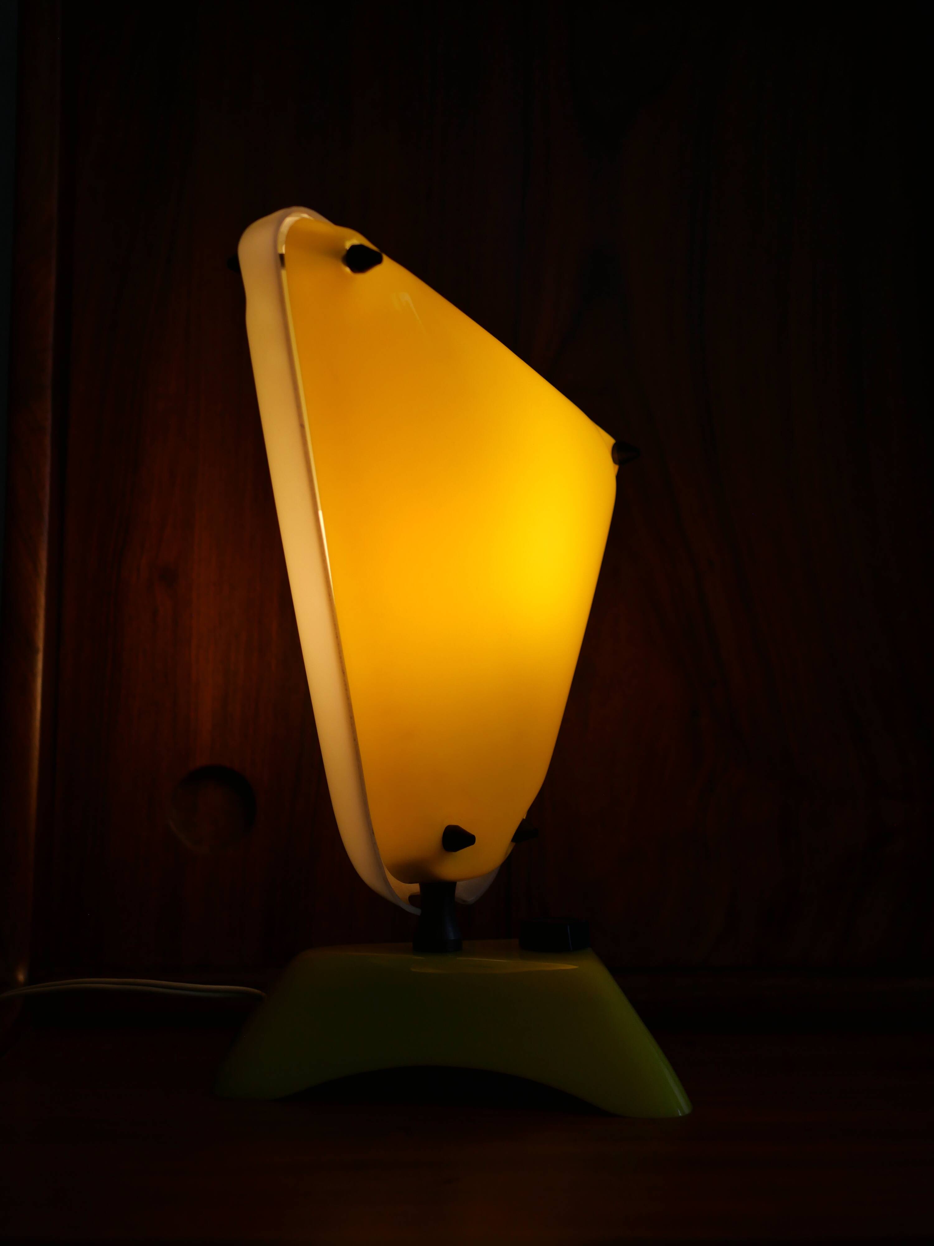 Lampe en plexiglas 1950