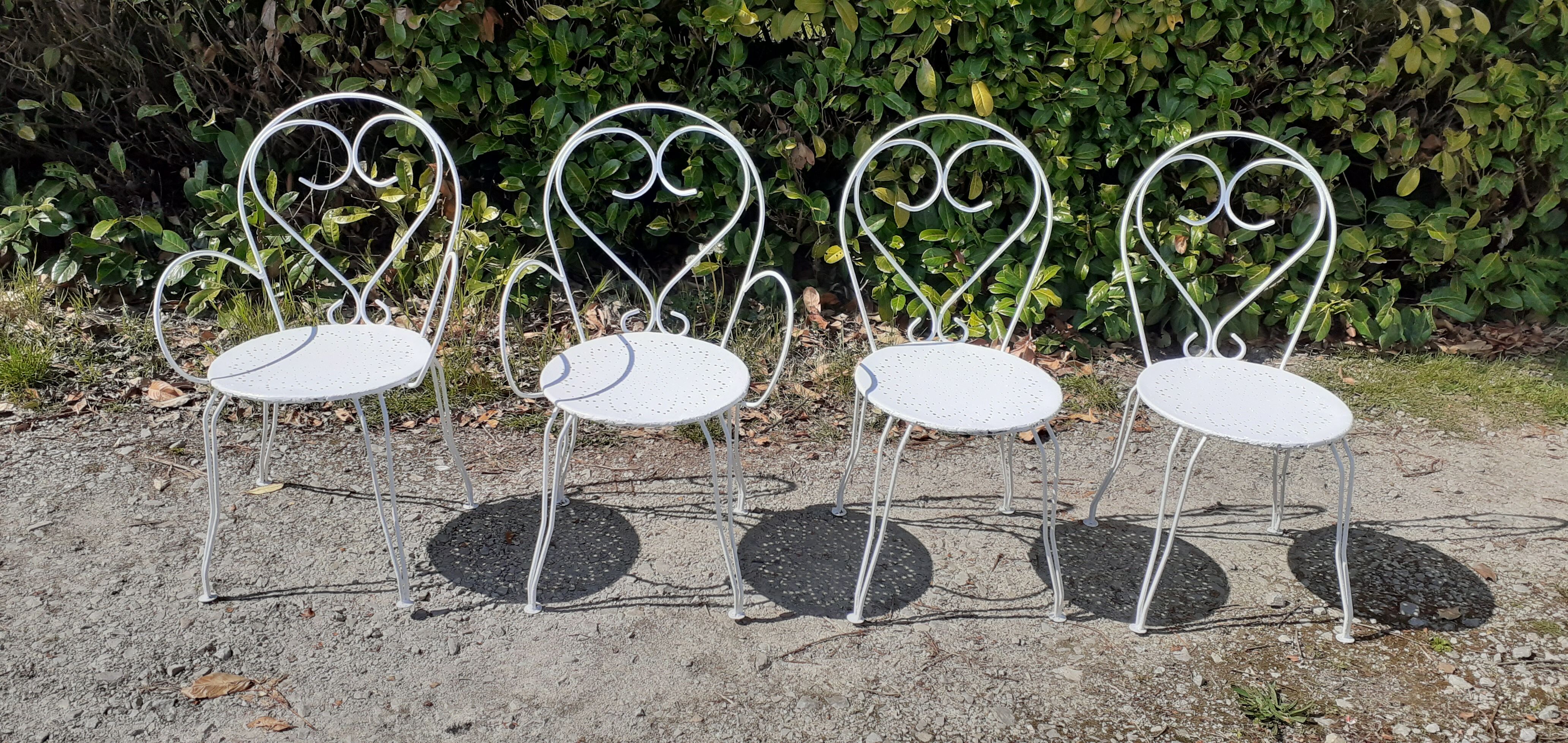 Salon de jardin 1 table 2 chaises 2 fauteuils en fer forgé ancien blanc