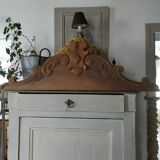 Cabinet pediment