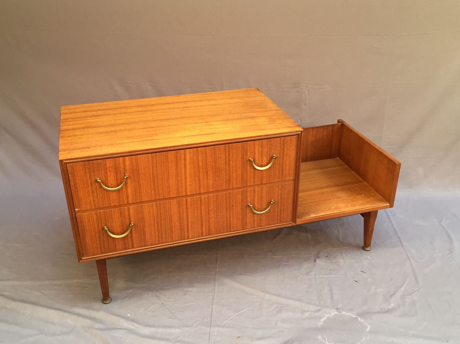 Commode basse en teck années 70