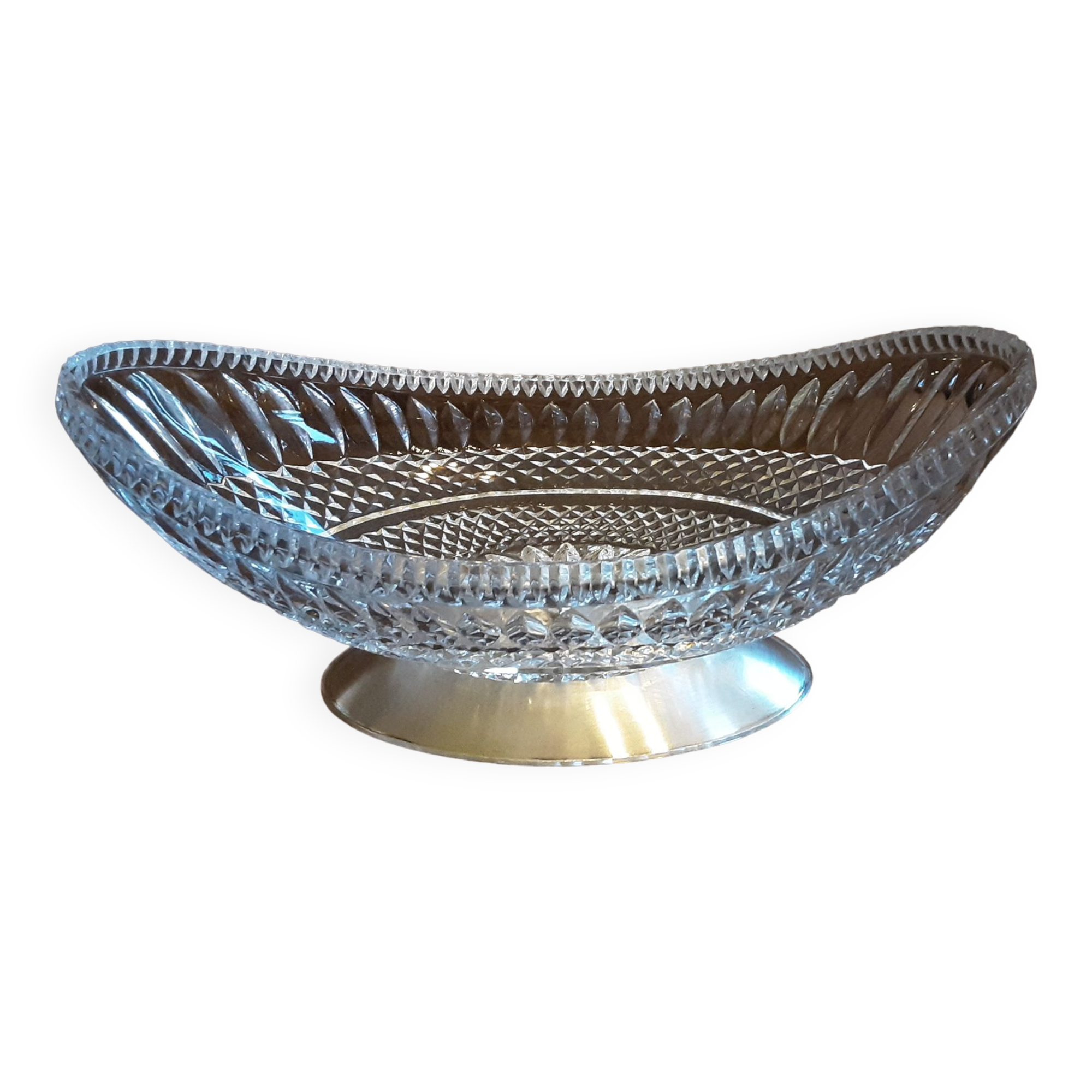 Oval cup on crystal stand