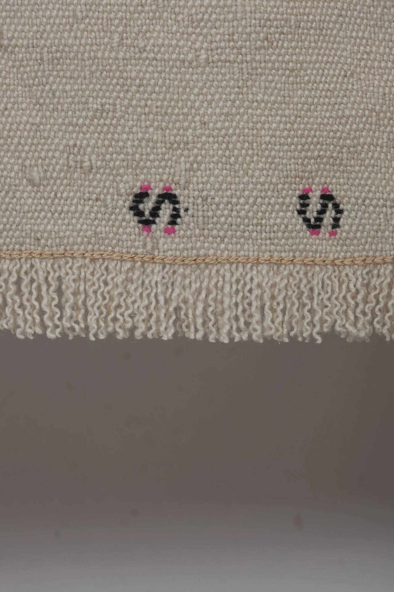 Vintage Turkish kilim, handwoven, 178x243 cm.