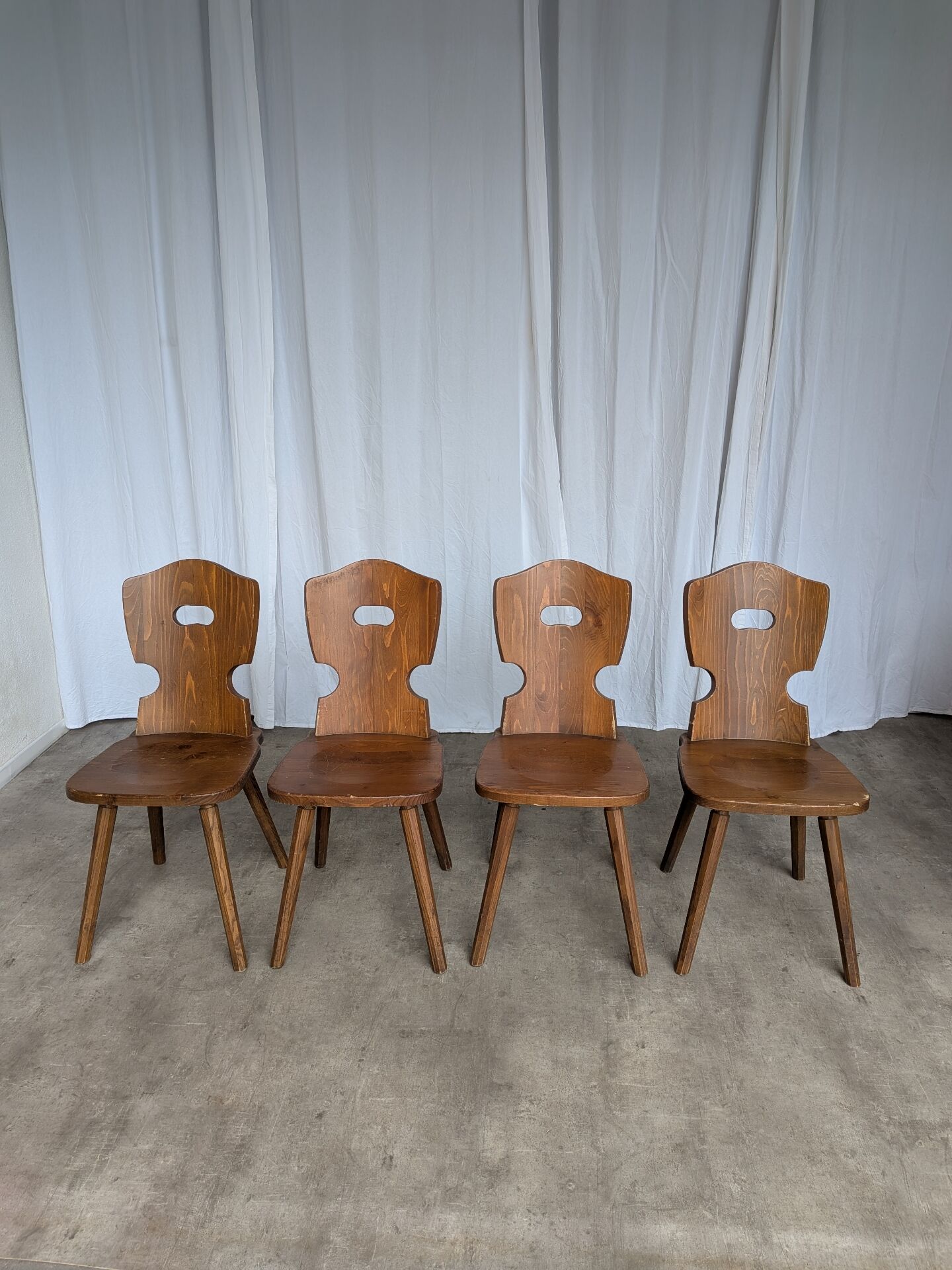 Chaises de salle à manger en bois tyrolien vintage - Style ferme des années 1970 - Ensemble de 4