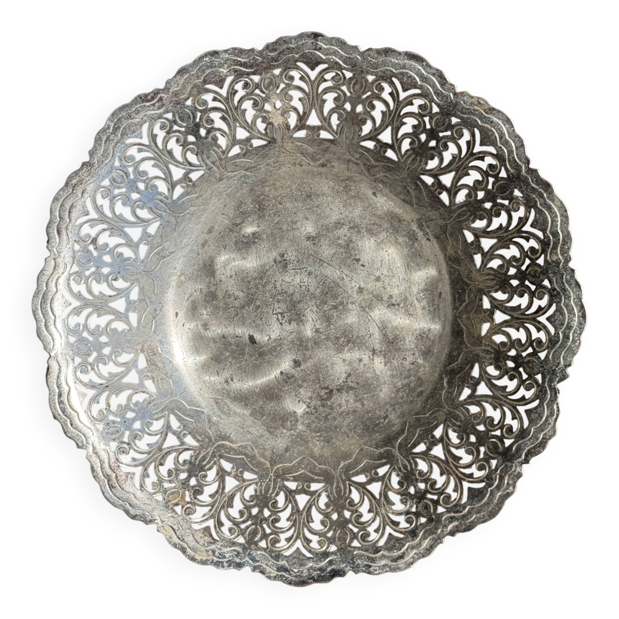 Small vintage silver-plated metal tray with openwork floral patterns D20 H3