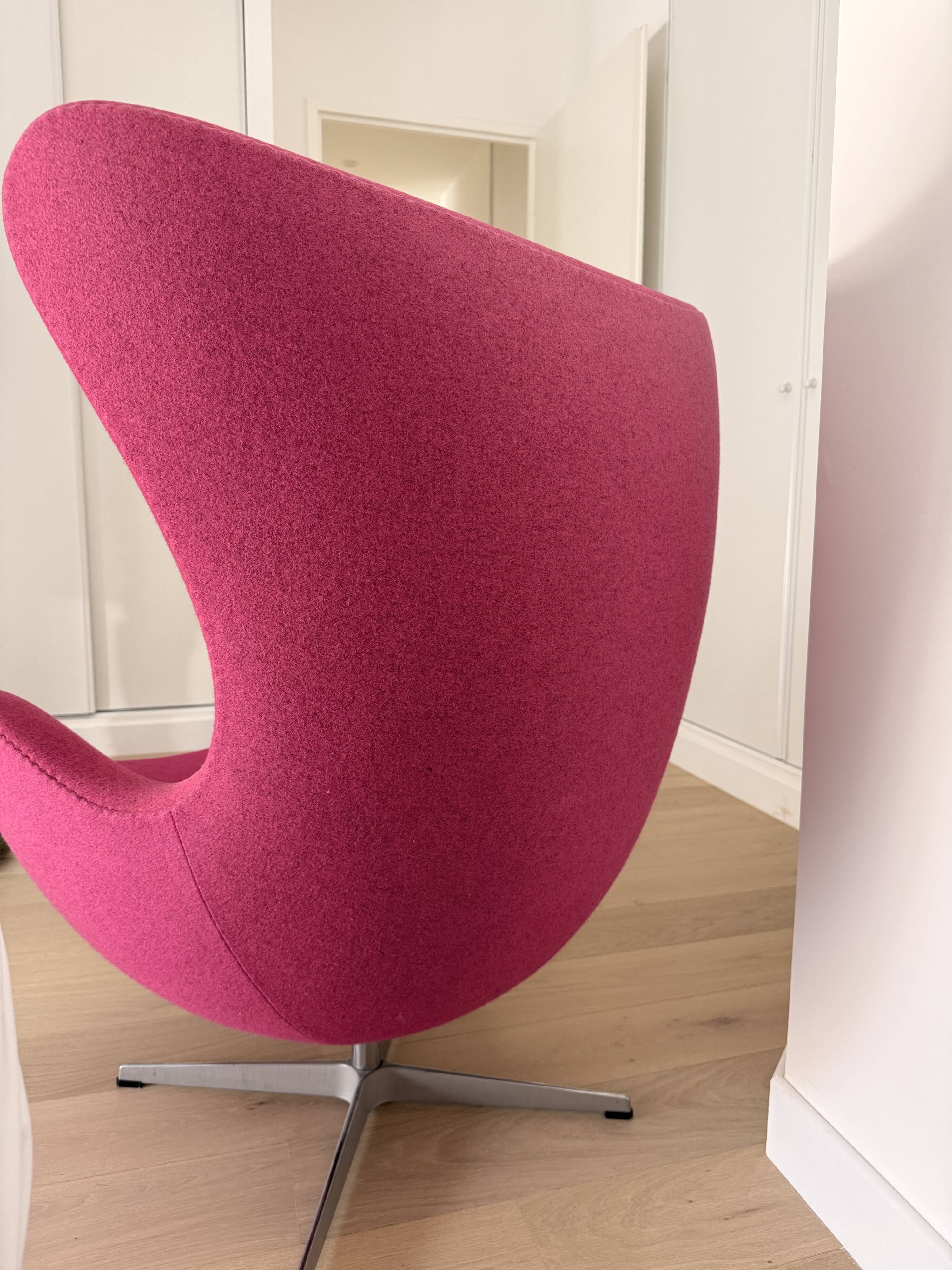 "The Egg" armchair by Arne Jacobsen, published by Fritz Hansen.