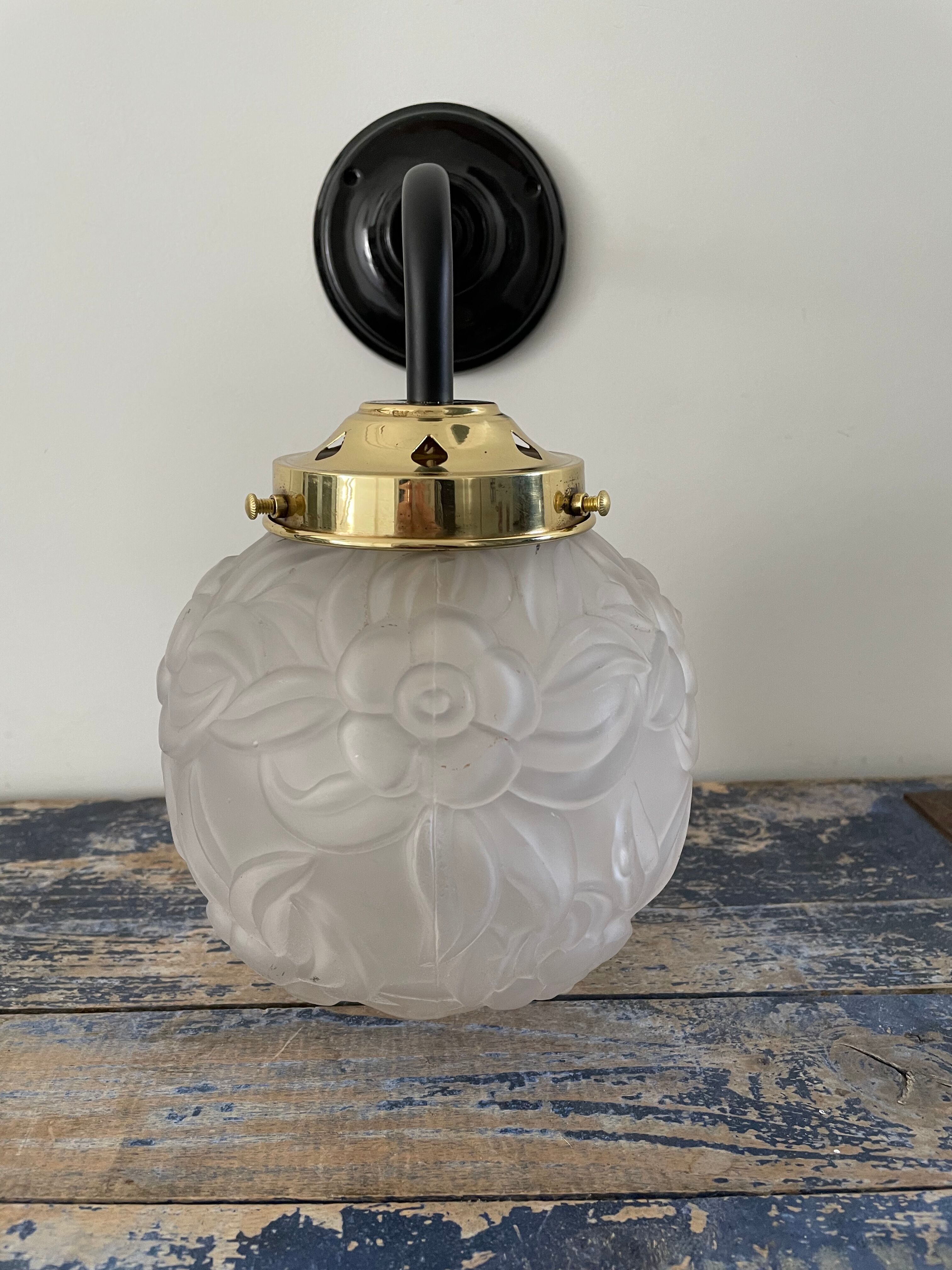 Art Deco wall lamp