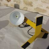 Lampe de bureau métal jaune