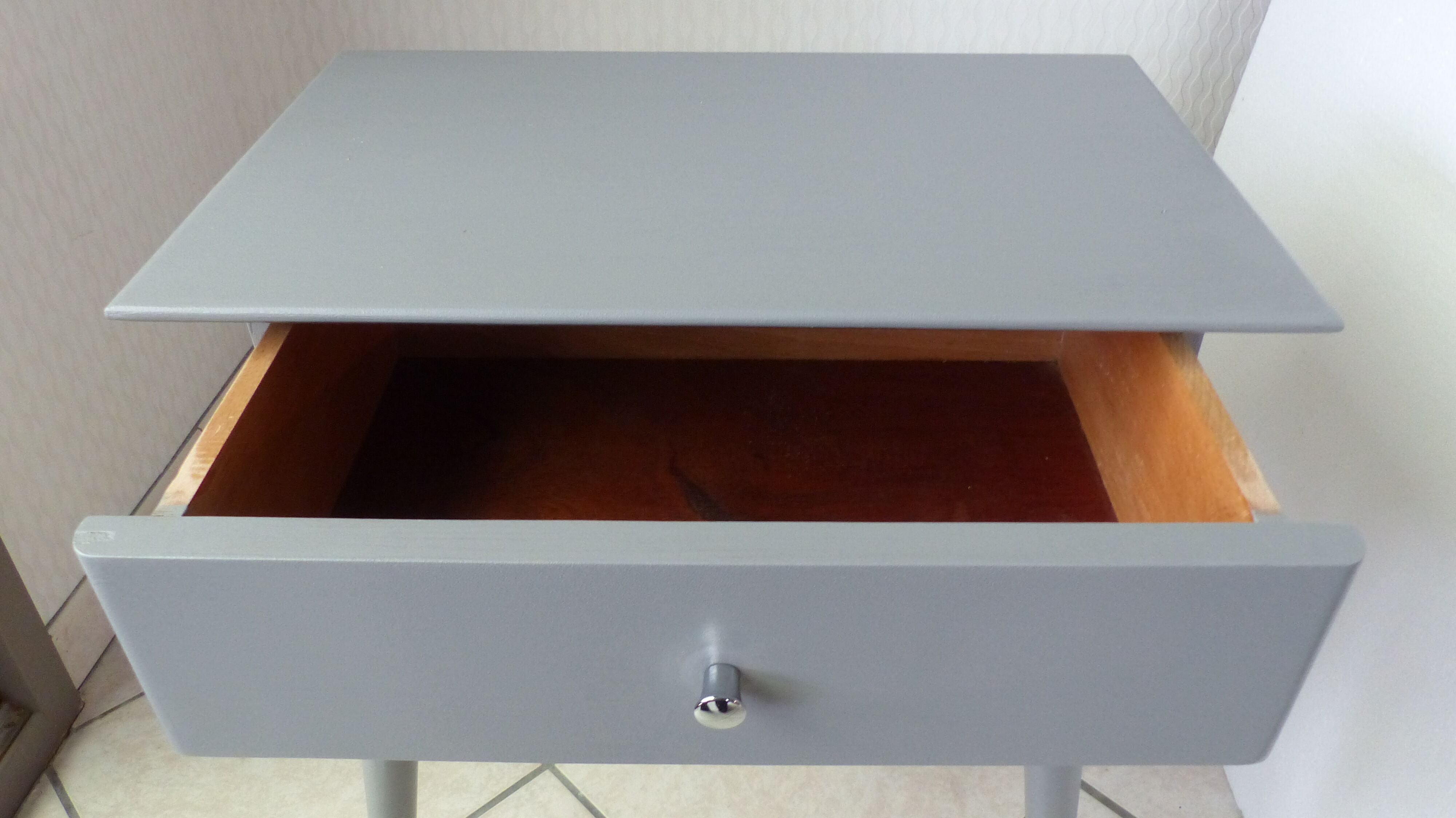 Bedside table