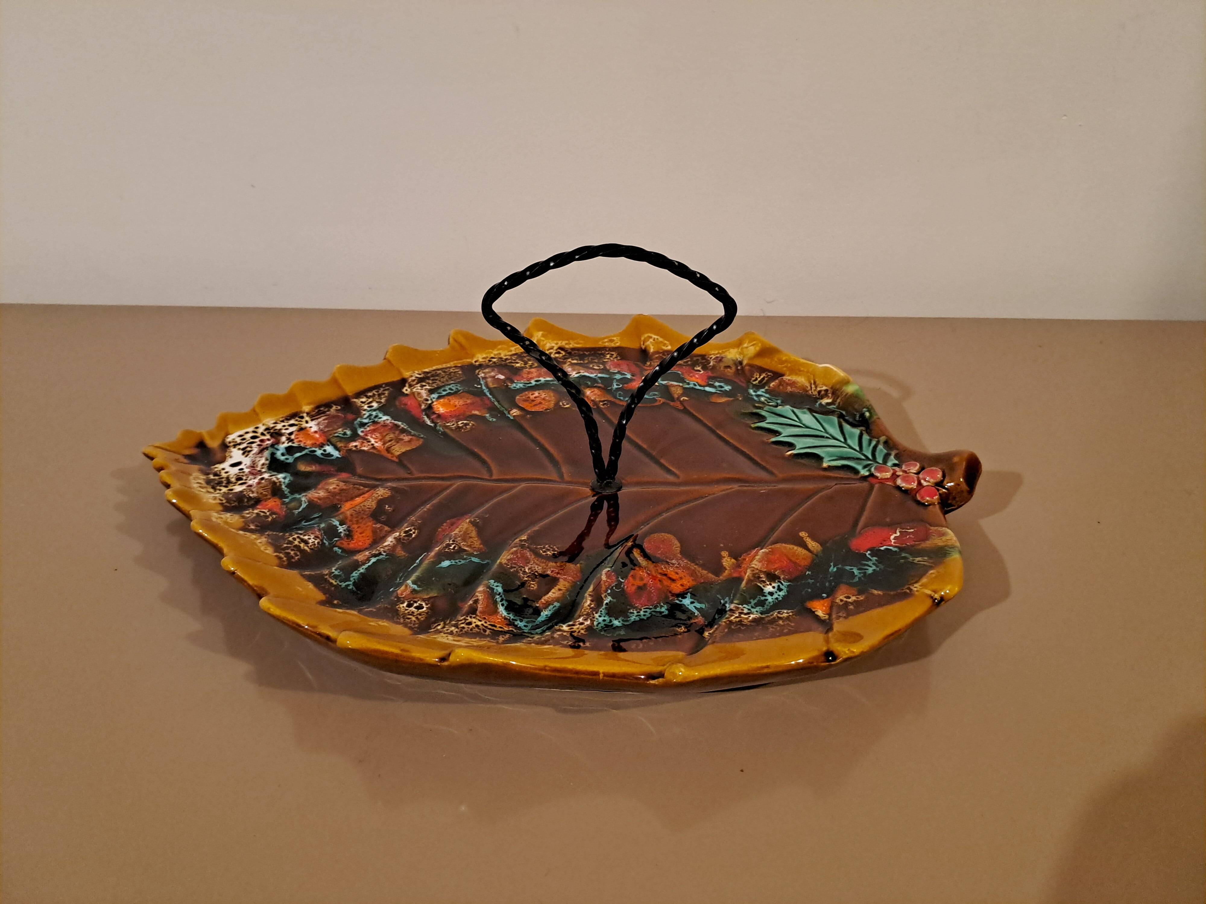 Vallauris glazed ceramic cheese board – leaf decor