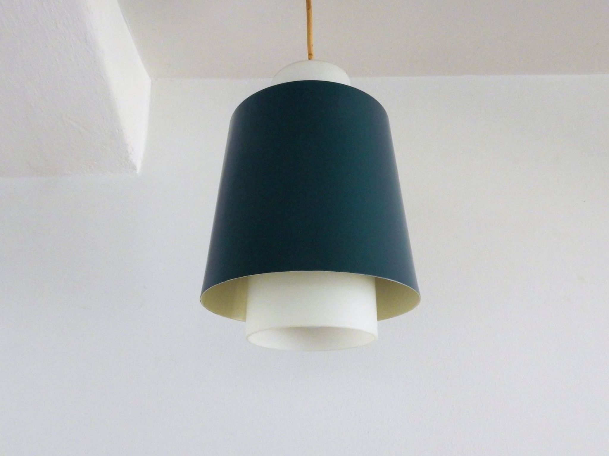 Suspension vintage en verre opalin 1960s