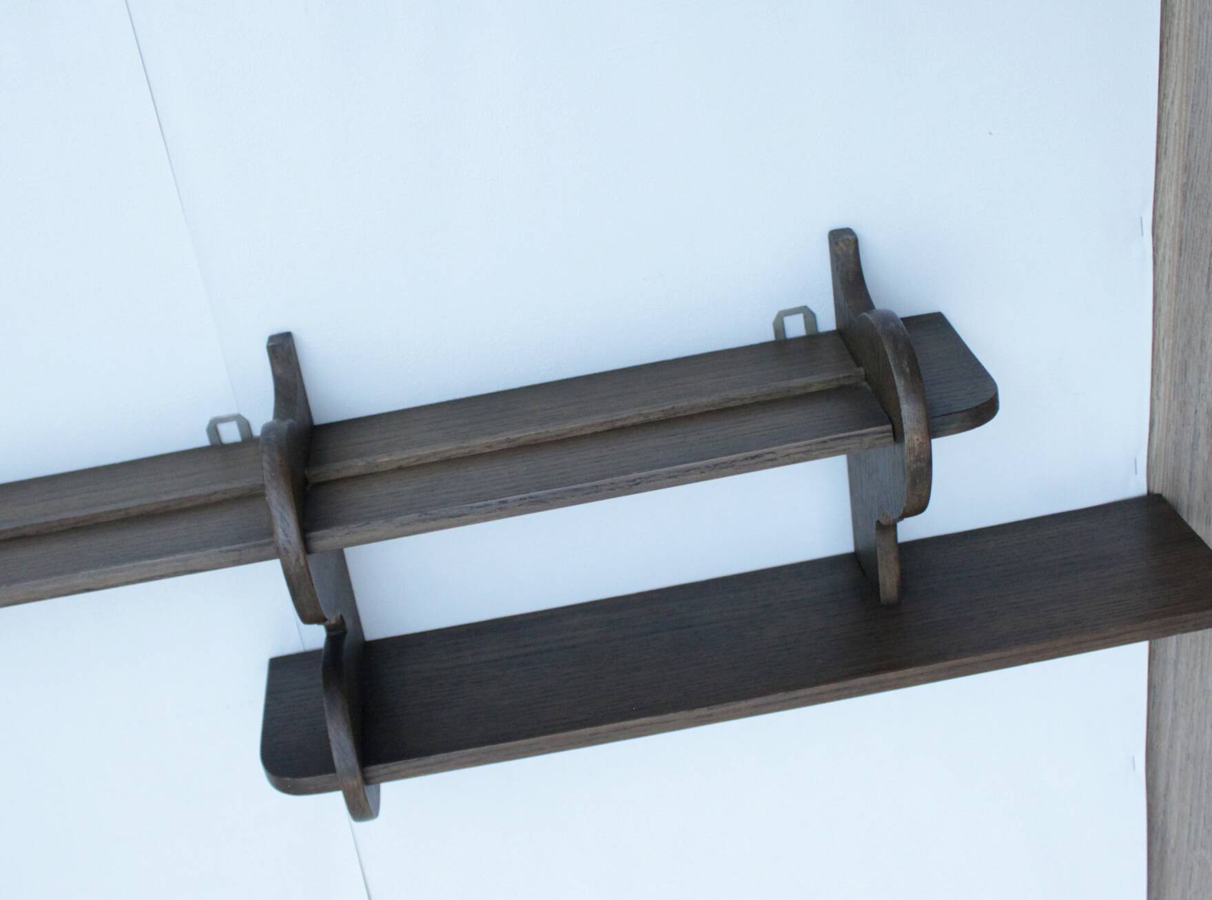 Étagère en bois pour assiette