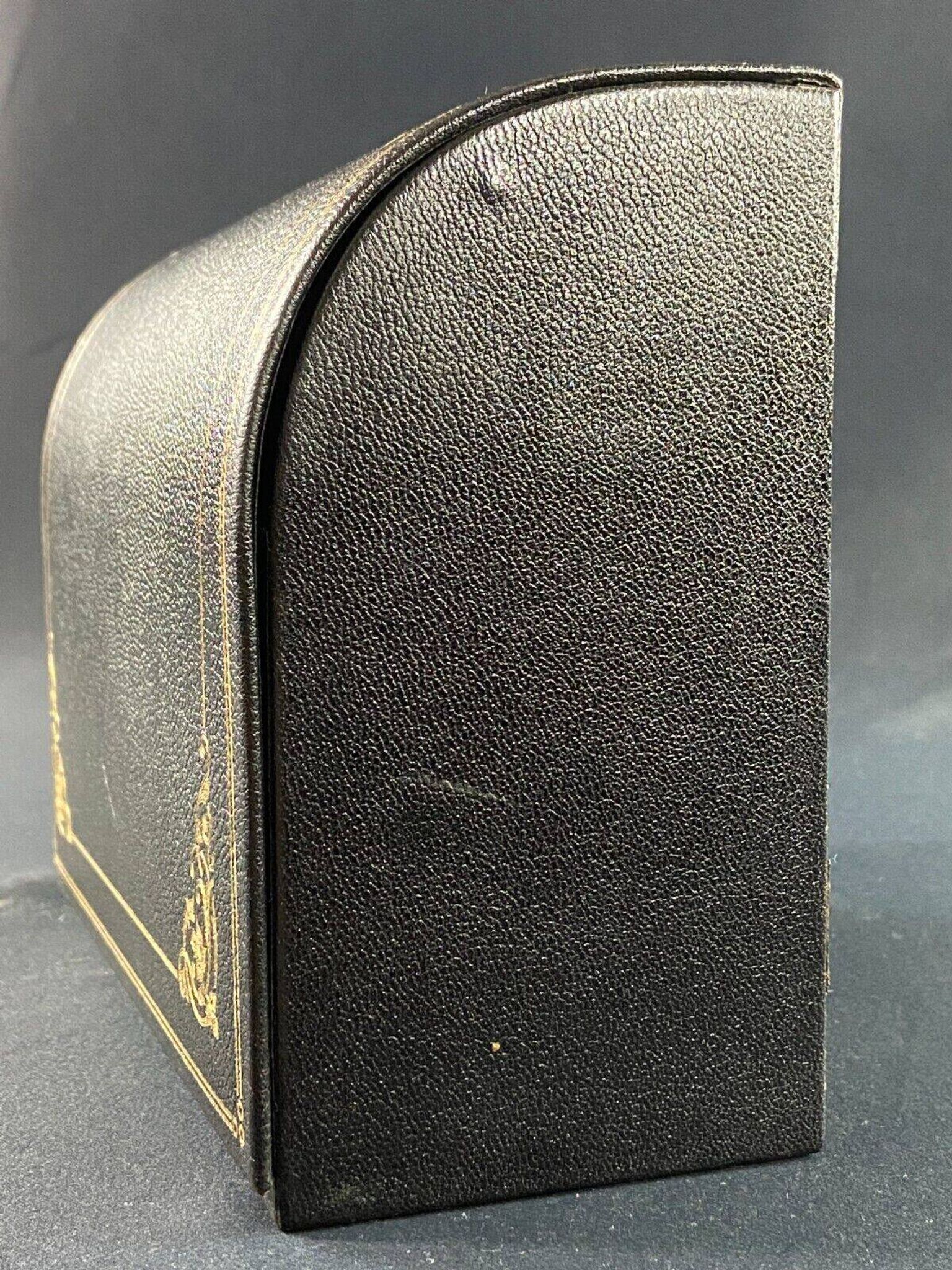 Le Tanneur mail binder sorter leather gilded decoration with small Regency style iron