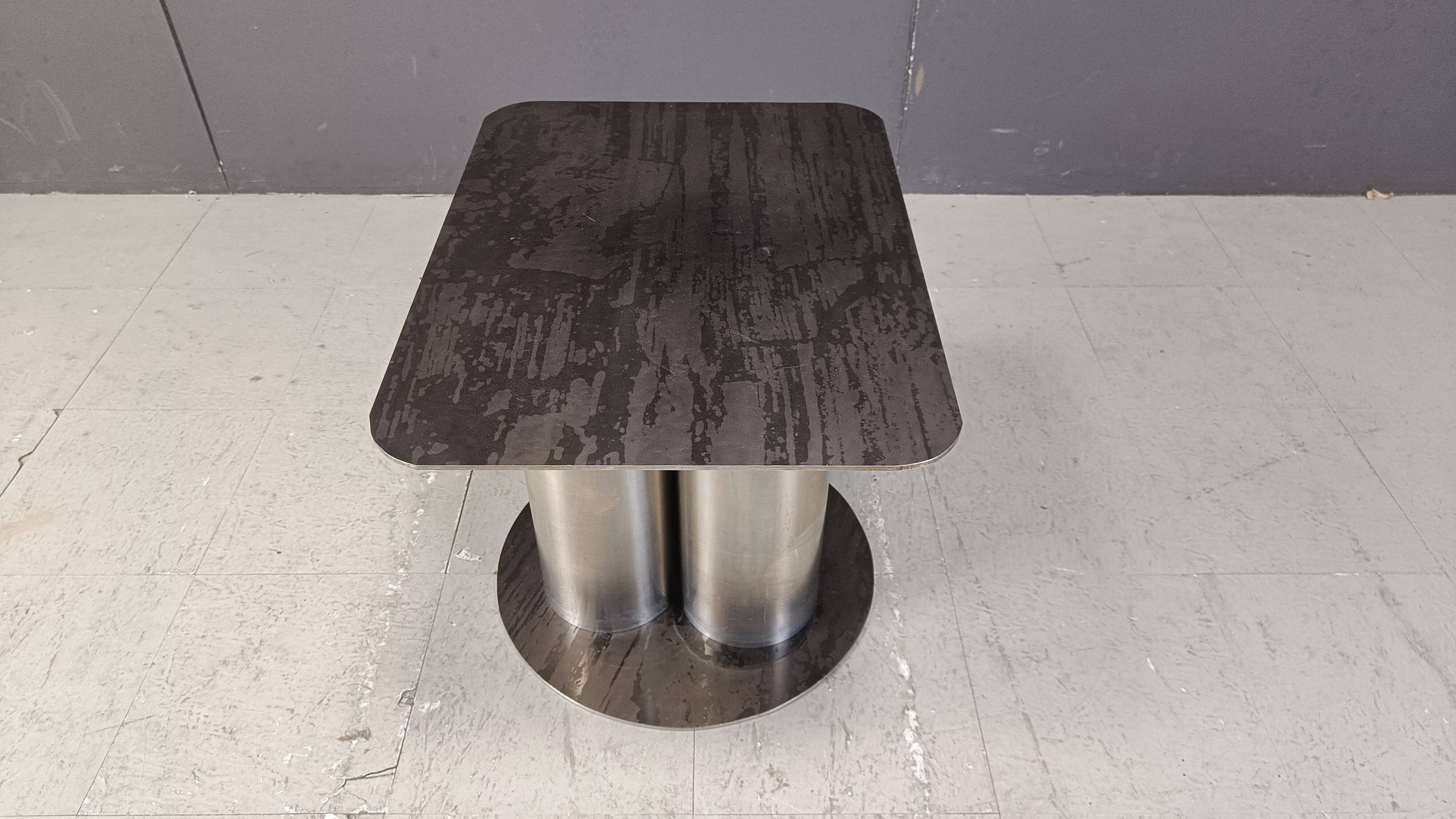 Table d'appoint brutaliste en métal Ecthed, années 1970