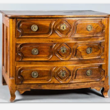 Commode en noyer 18ème