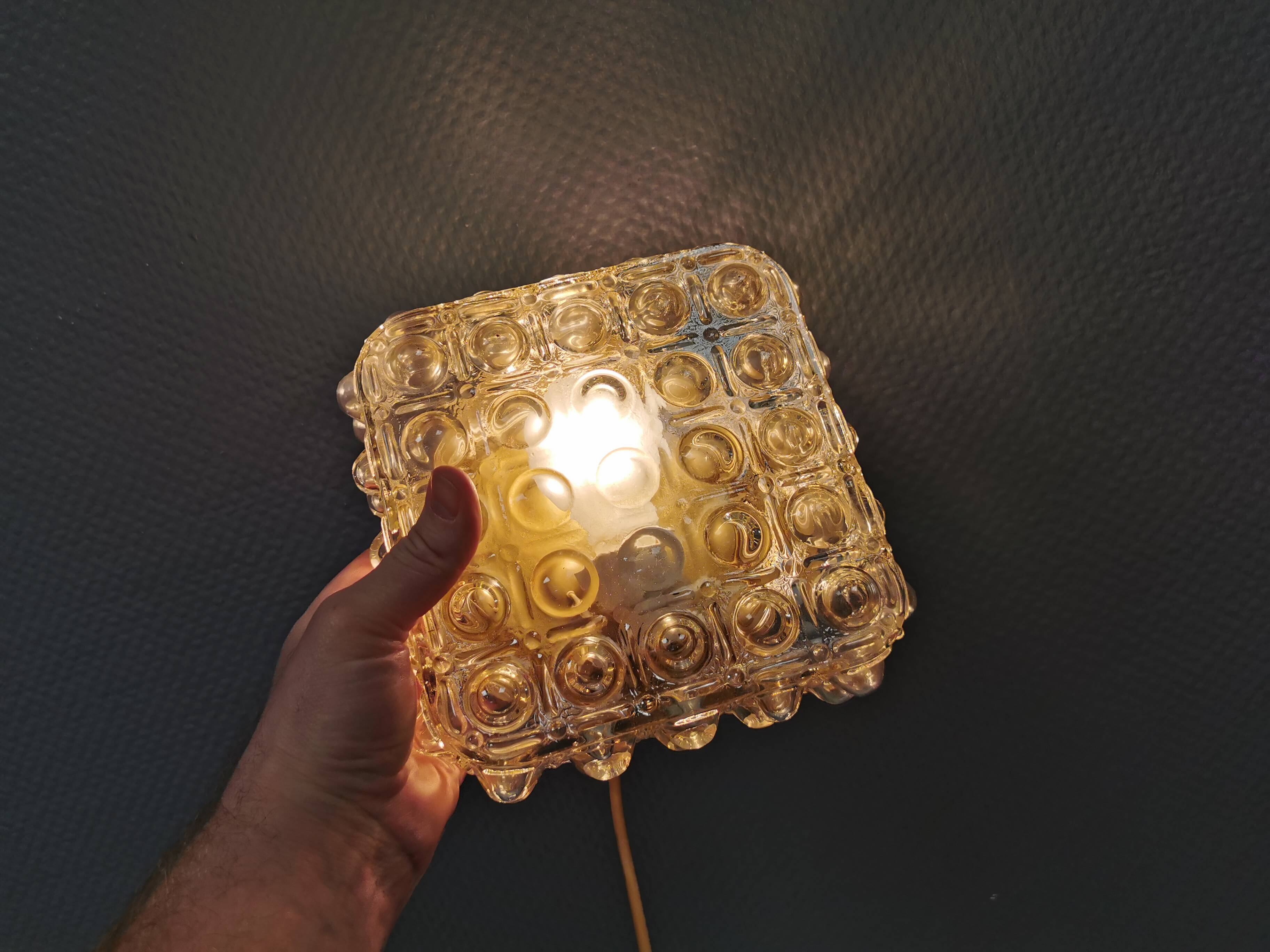 plafonnier de la marque danoise ES Horn Lighting des années 1980.