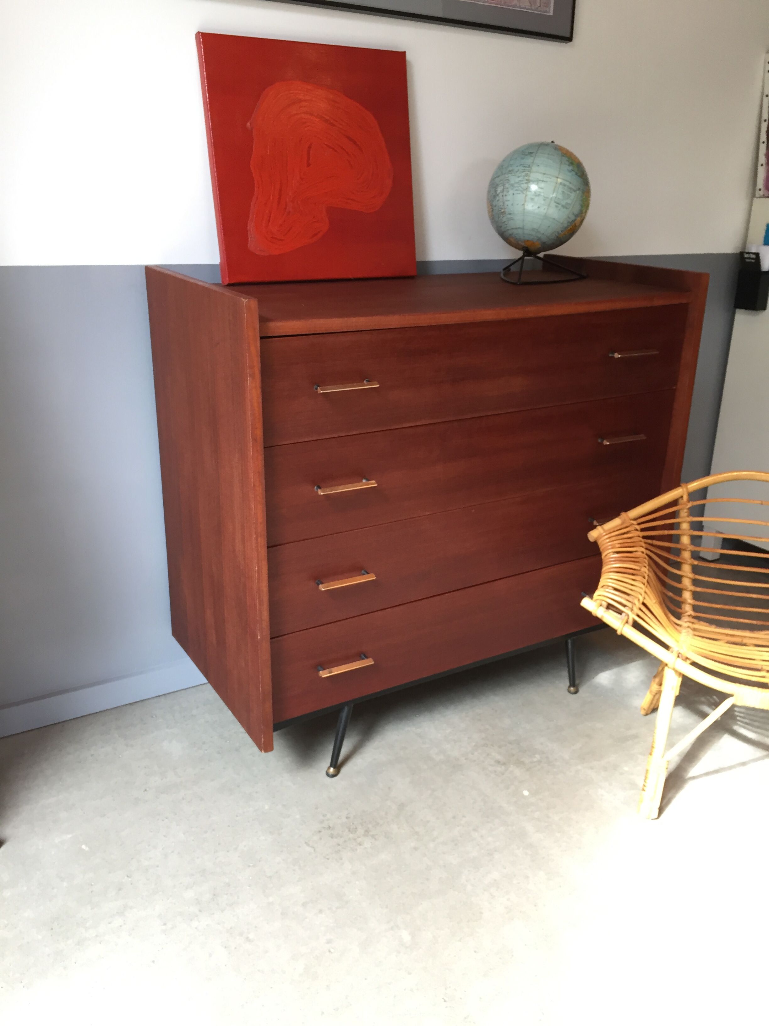 Dresser 1960