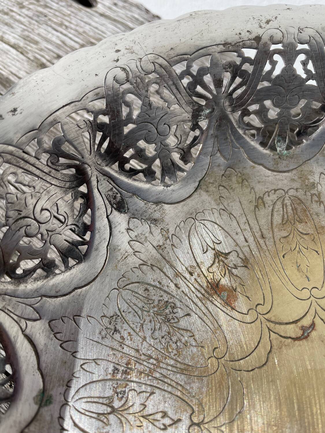 Openwork silver-plated metal fruit bowl or basket
