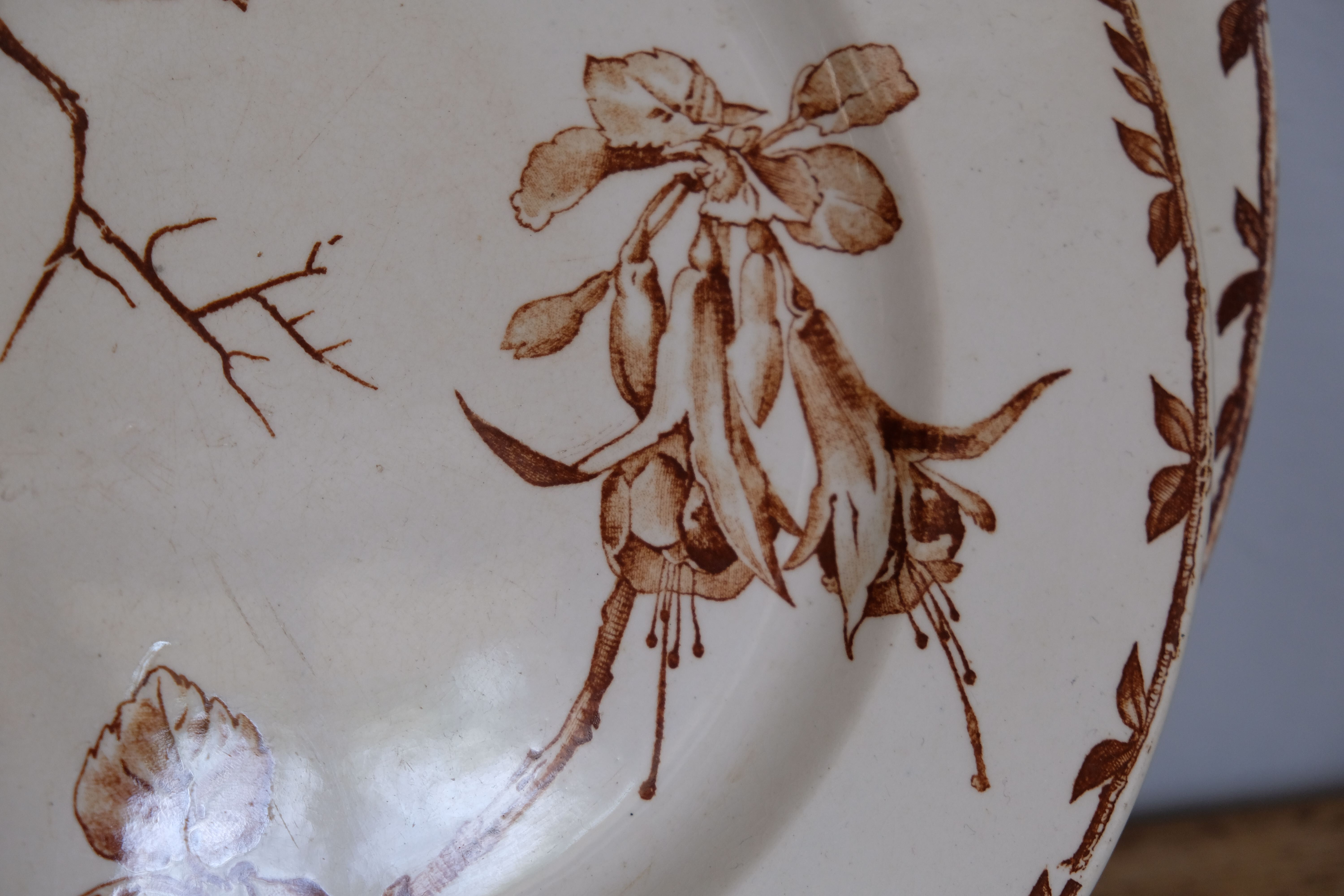 Antique brown Oxford model plate, HB - Choisy-le-Ro Co., 1900s