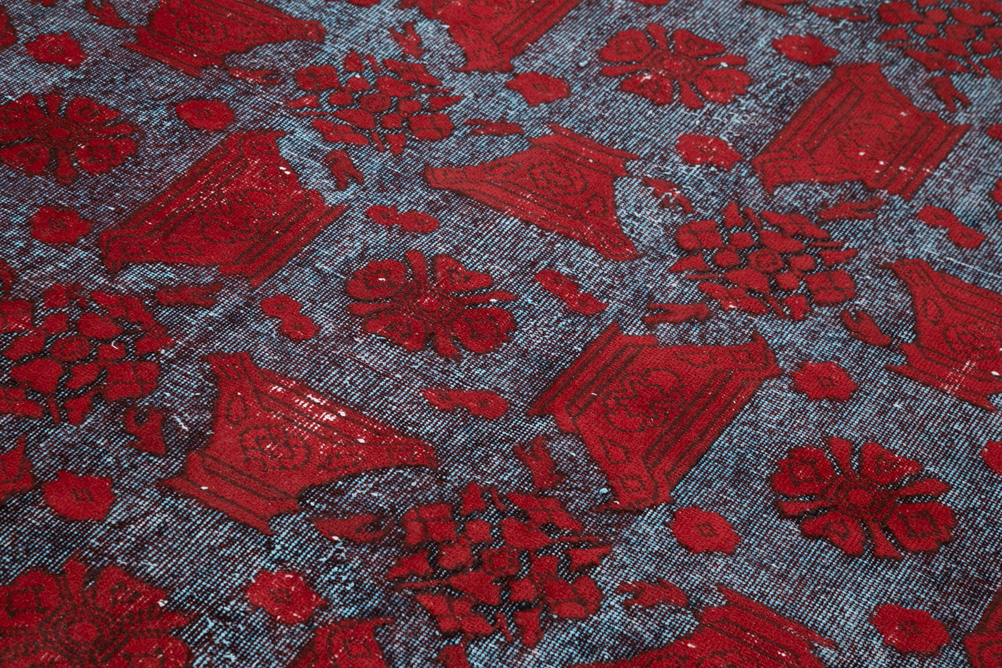 Hand-Knotted Antique Turkish 1980s 173 cm x 296 cm Red Carpet