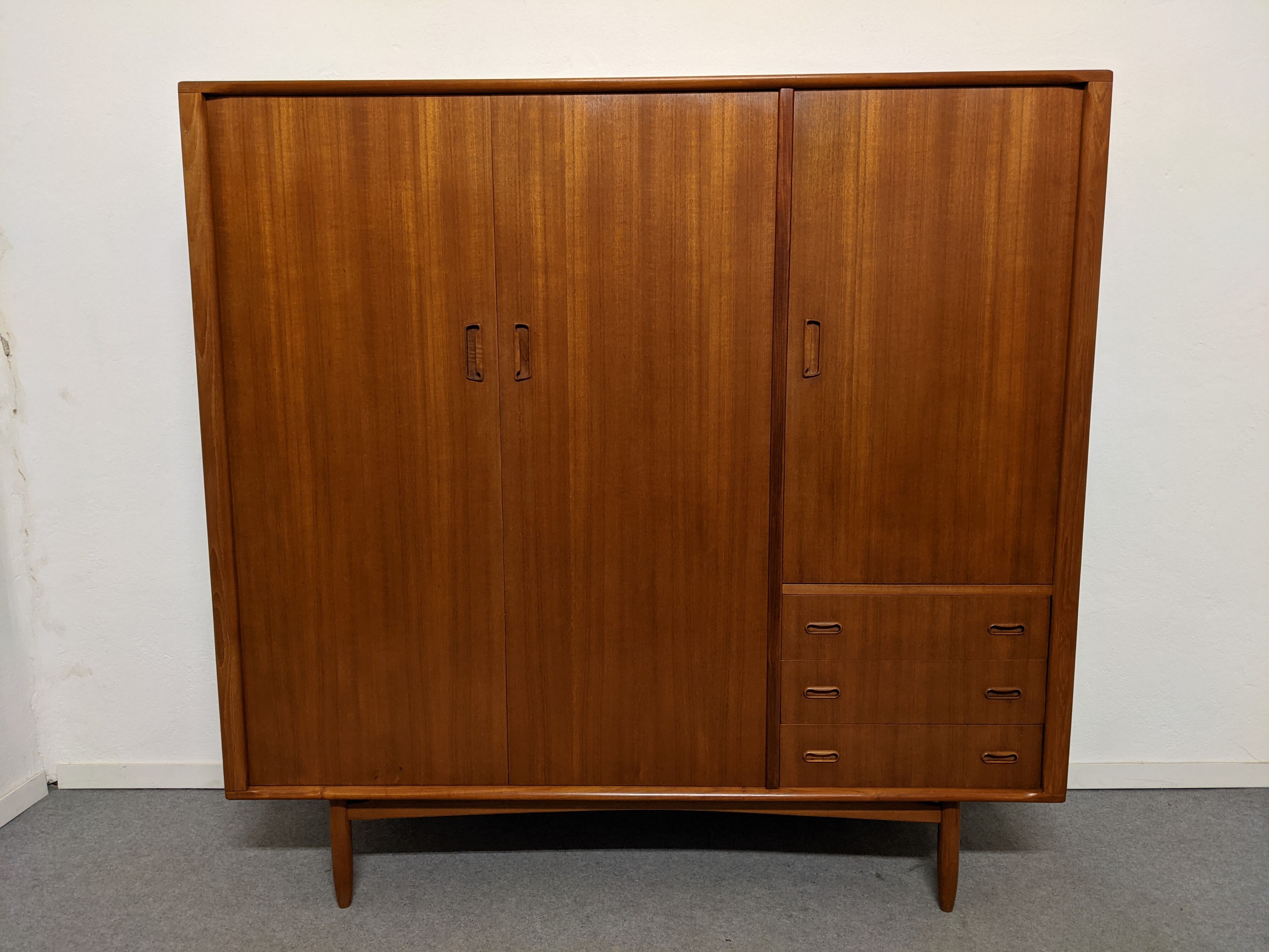 Danish teak wardrobe from the 50s/60s