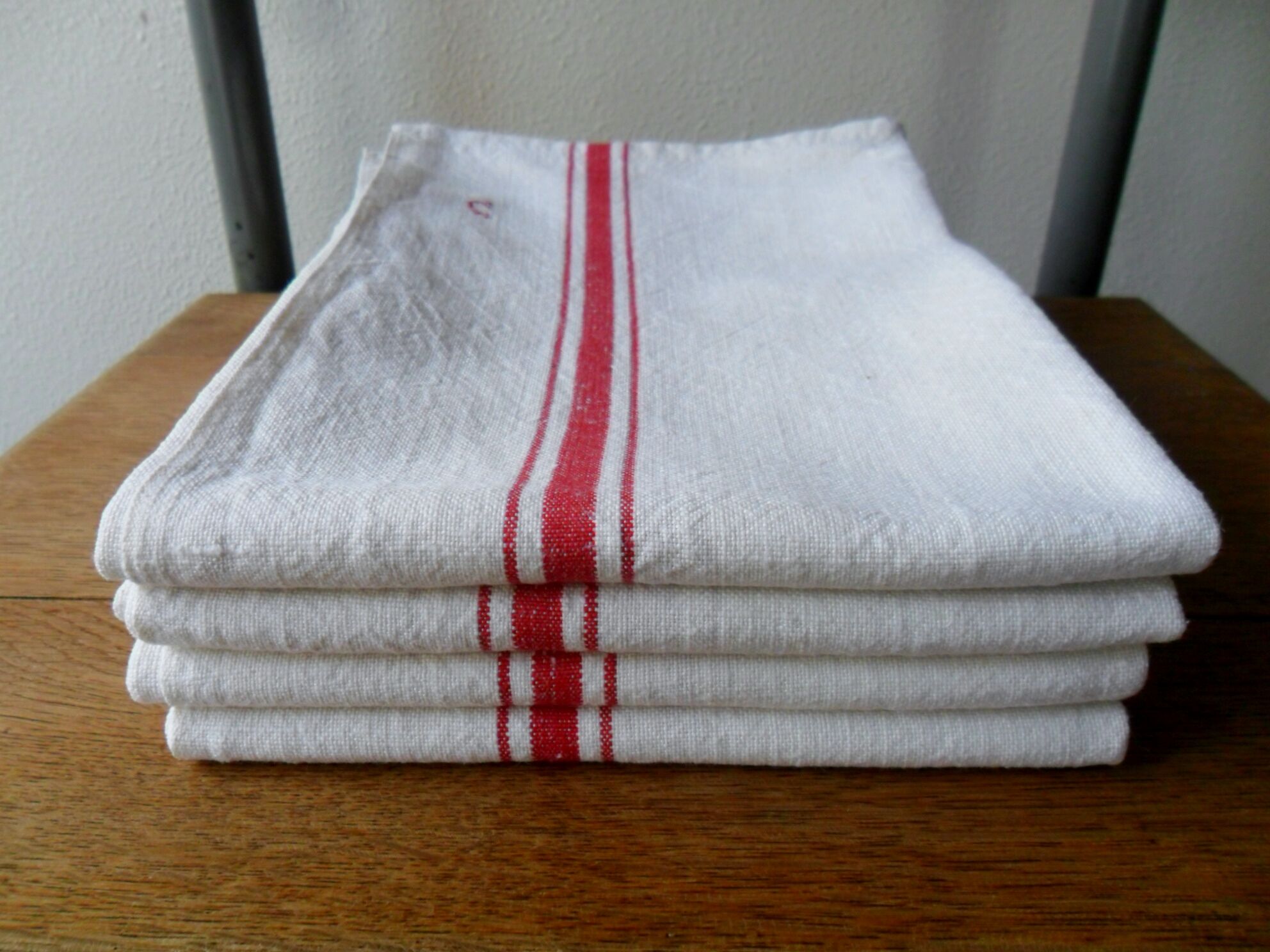 Set of 4 old embroidered tea towels in linen, monogrammed c