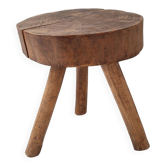 Tabouret brutaliste tripode
