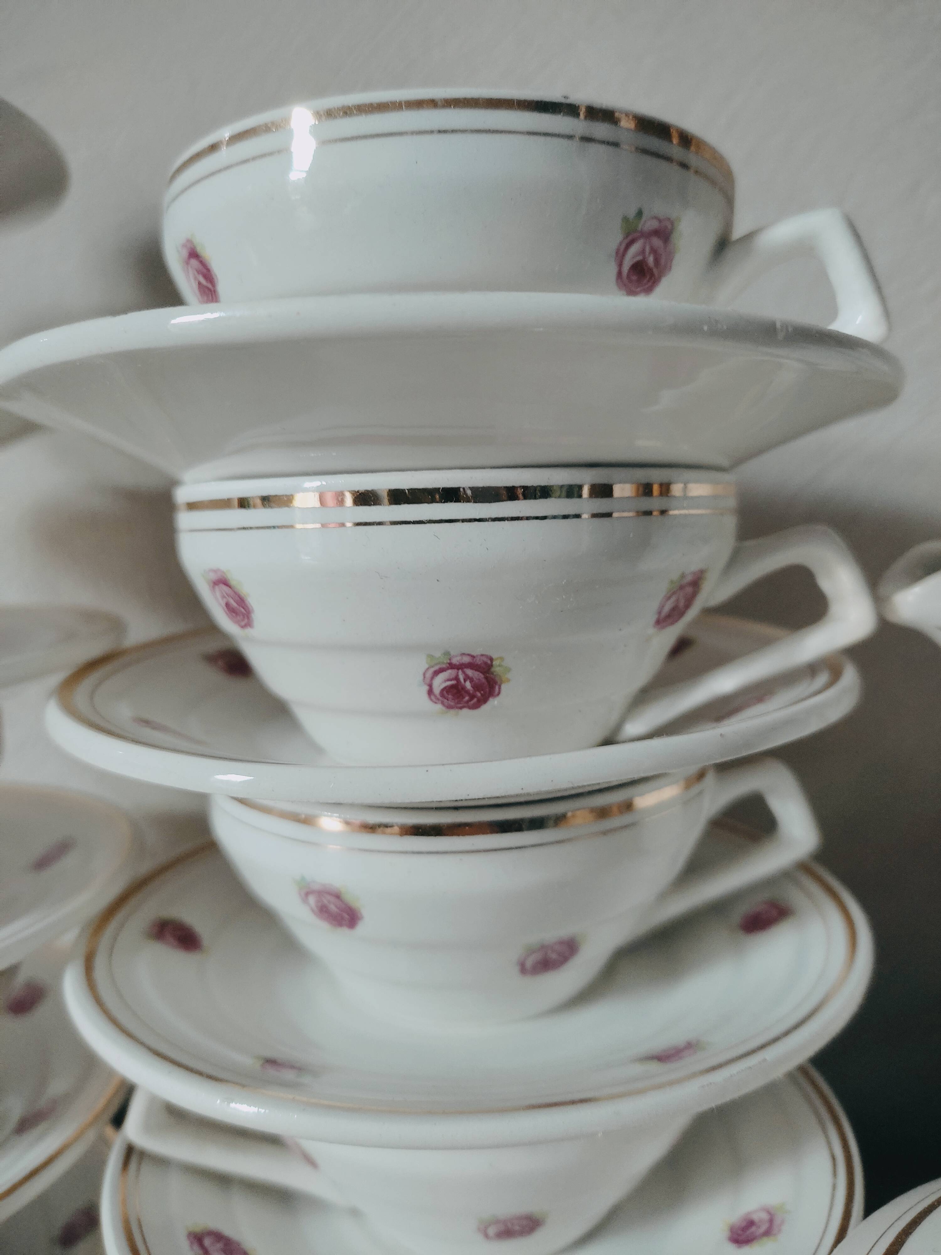 Coffee or tea set in Earthenware St Amand