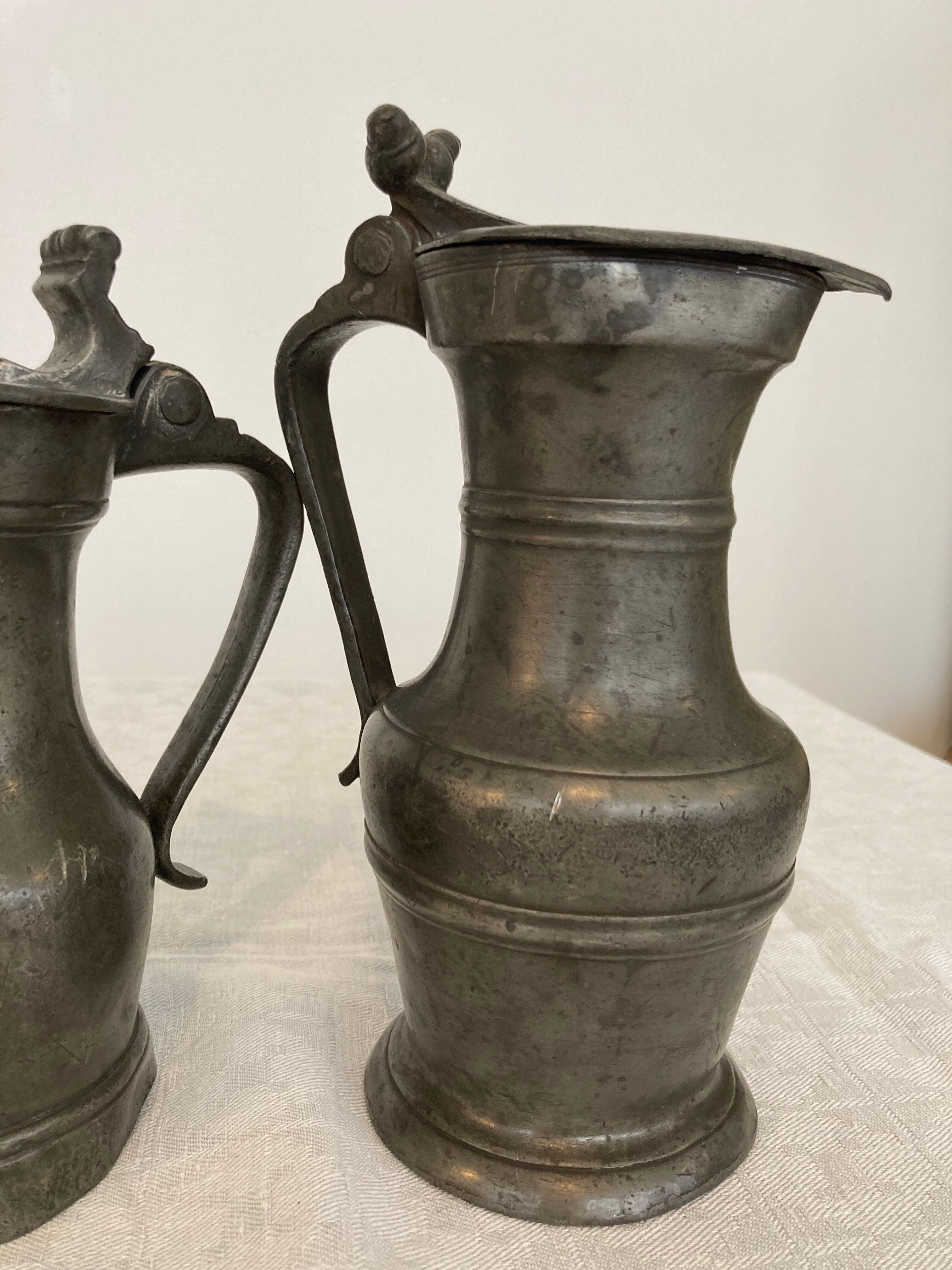 Pair of wine pitchers in pewter XVIIIth date 1753