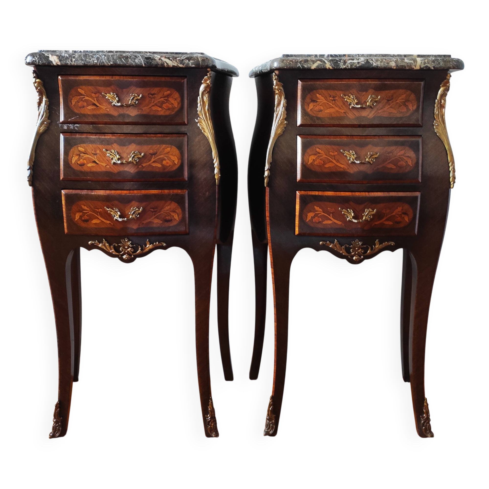 Paire de tables de chevet style Louis marbre noir