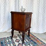 Vintage bedside table in solid wood – curved legs