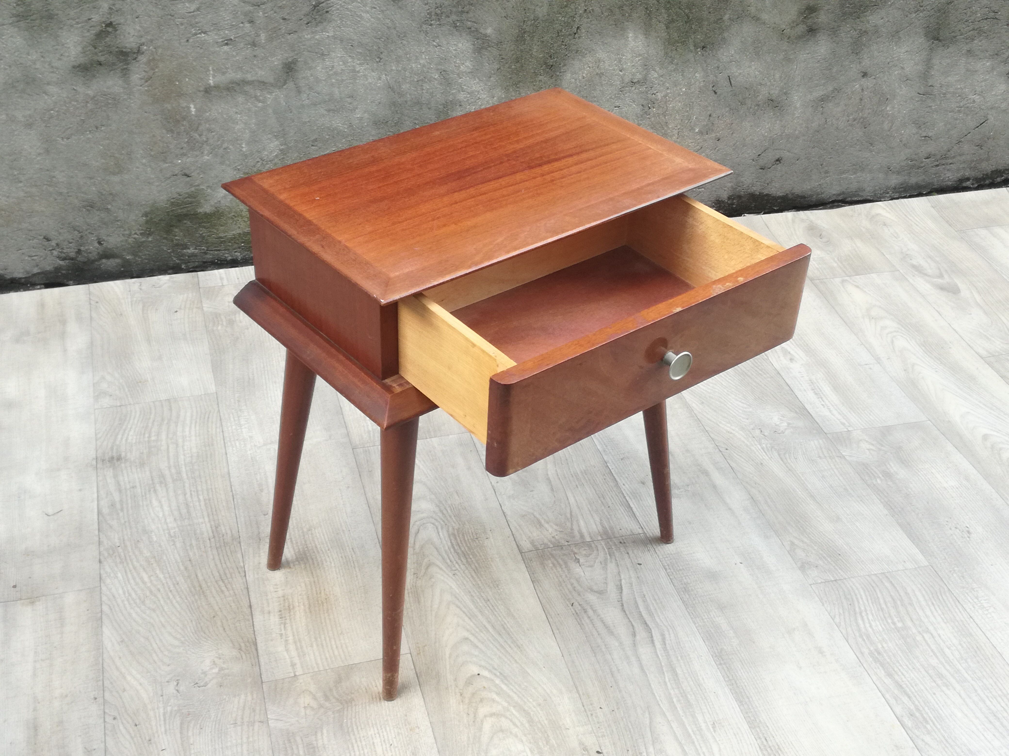 Bedside compass feet