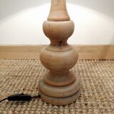 Vintage table lamp year 1980 in turned wood.