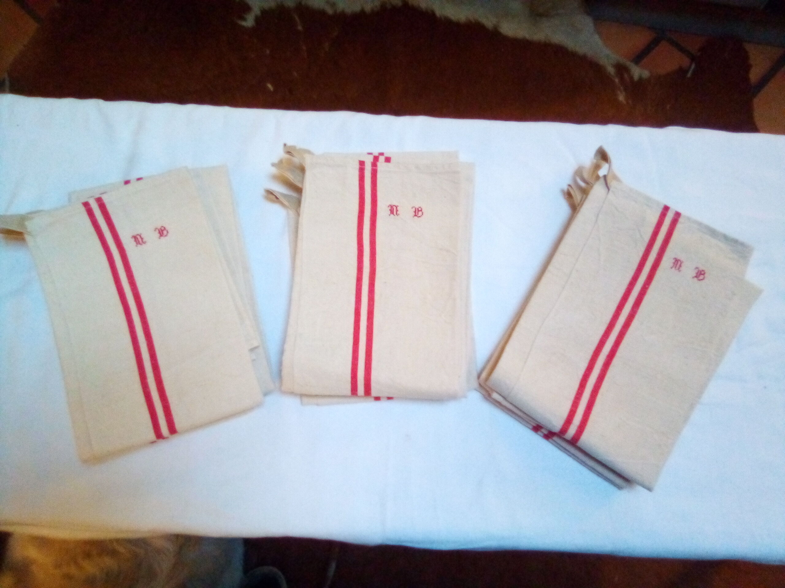 4 torchons anciens monogrammes