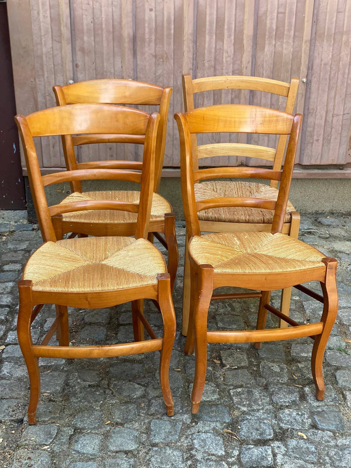 4 chaises de cuisine en bois massif paillées