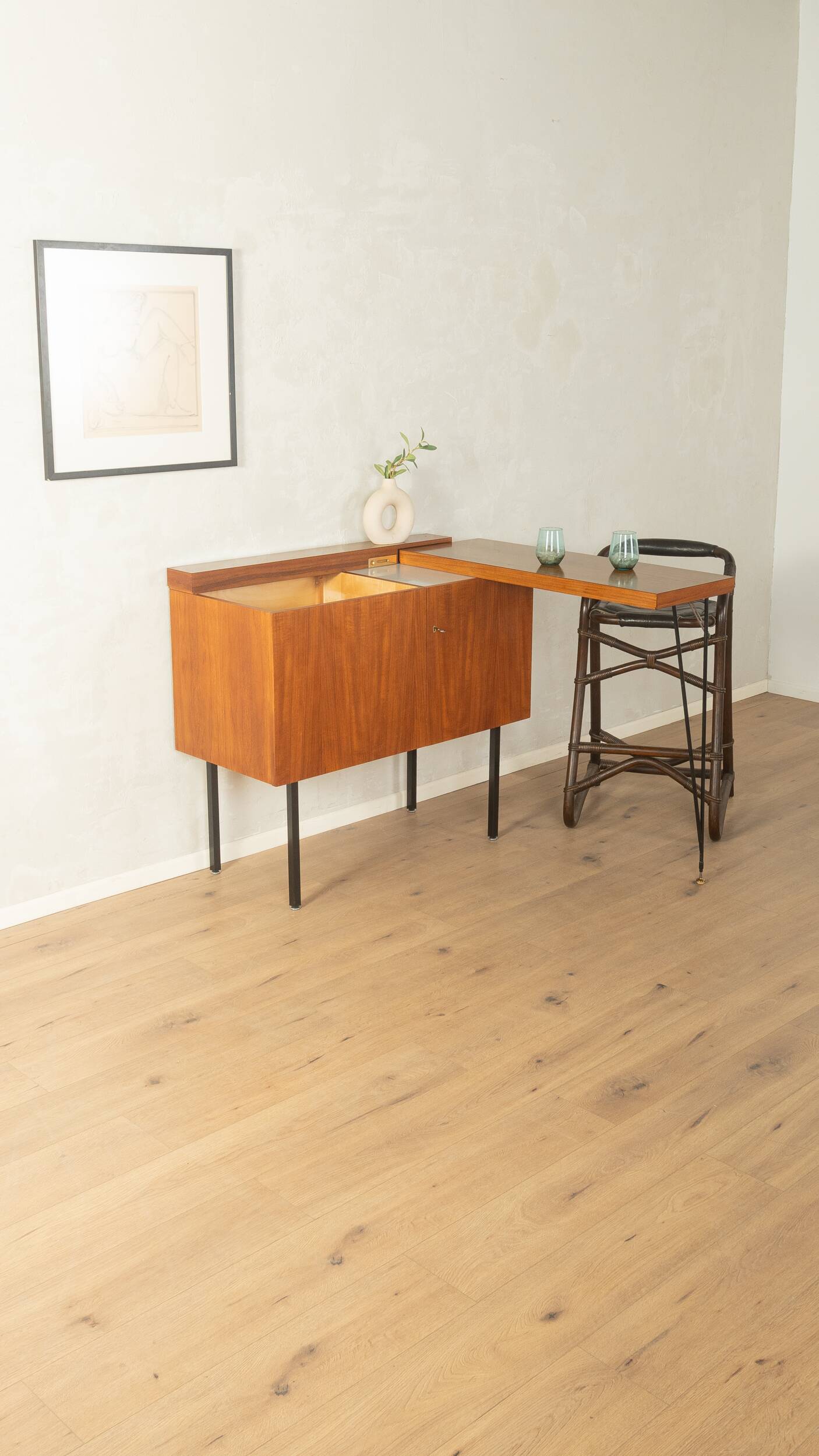 Exclusive home bar from the 1960s