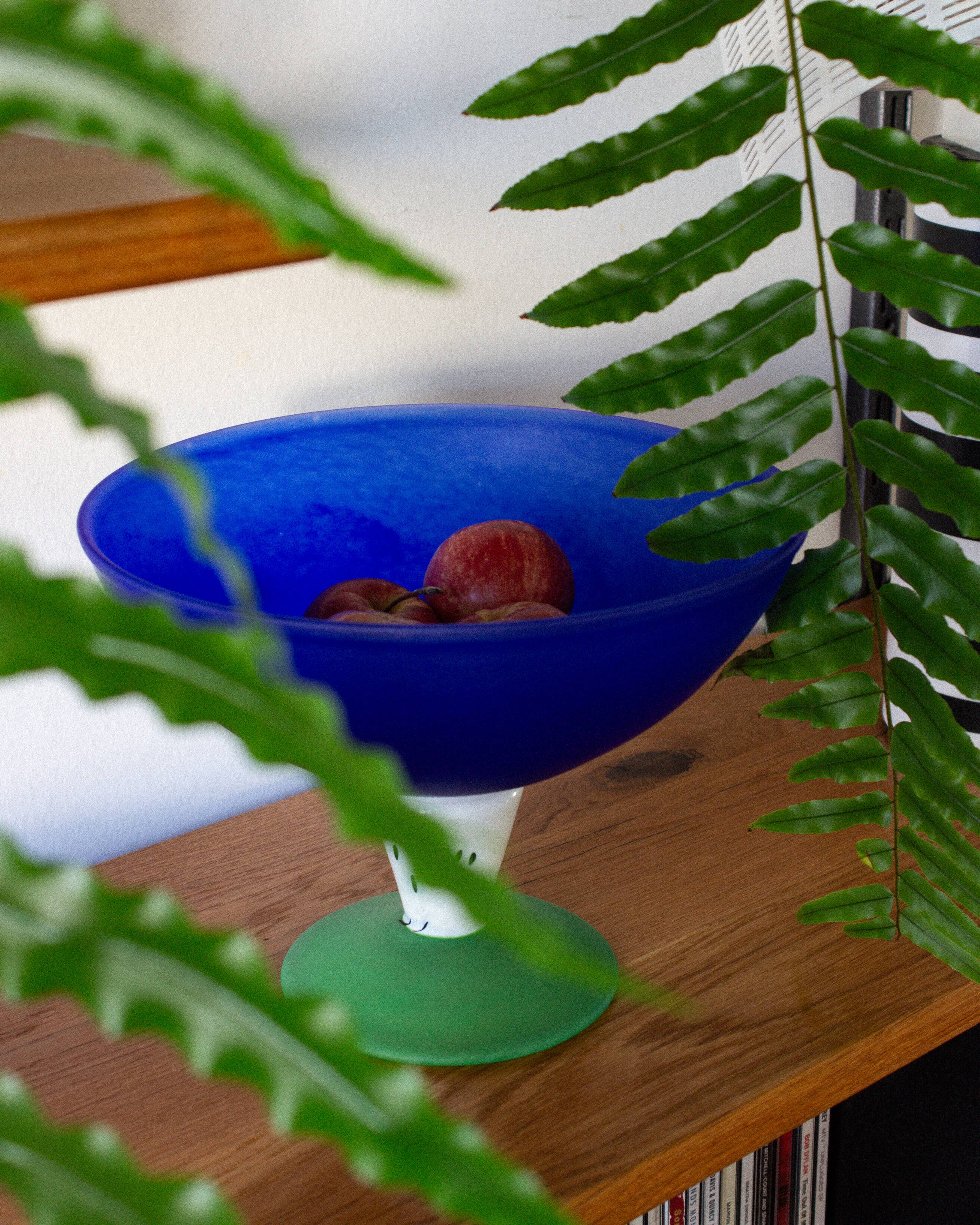 Fruit dish, fruit bowl, standing bowl, Gunnel Sahlin x Kosta Boda, Sweden