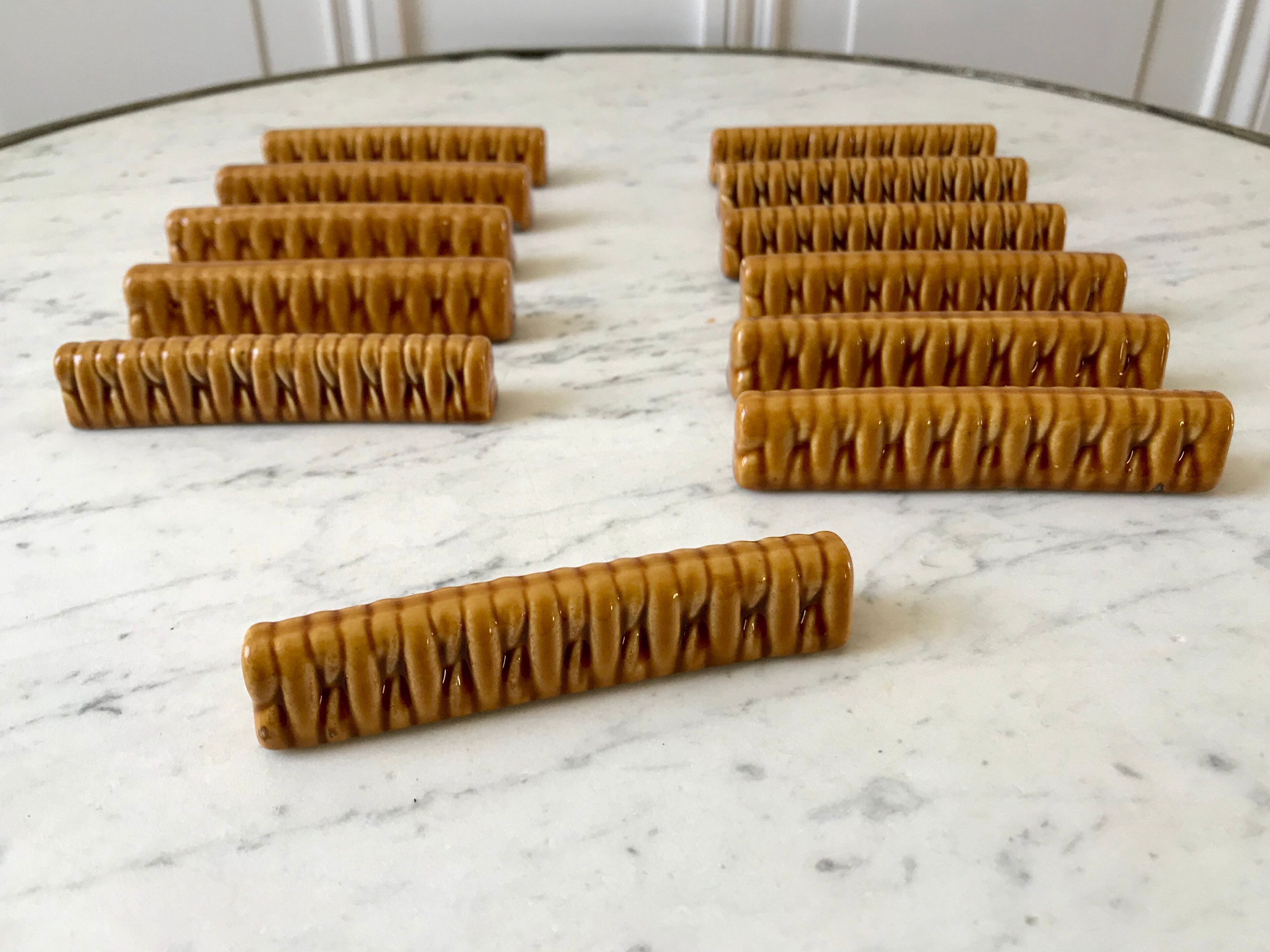 Set of 12 knife holders in rattan pattern rattan 50s